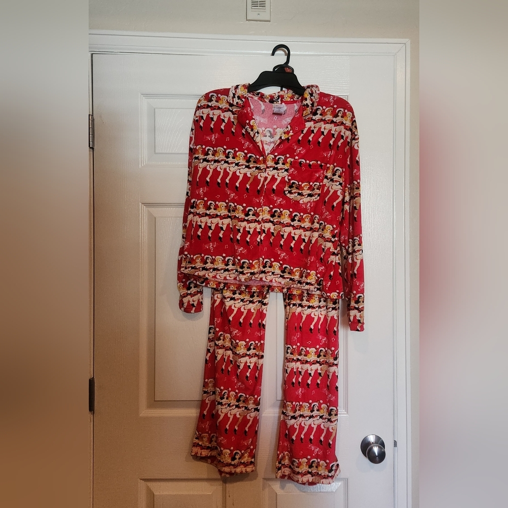 Trending HolidayTime Dancing Girls Print Velvet Soft  Pajama Set